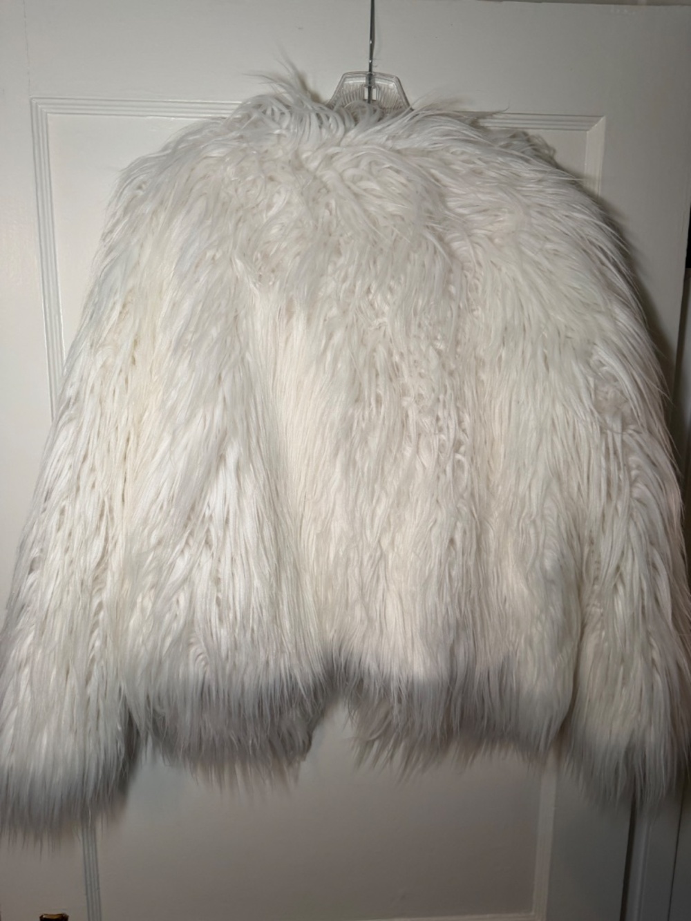 Shag white coat (fits like small-medium) - Picture 3 of 3